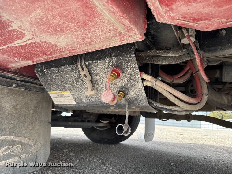 image for item YA1350 2007 Pierce Enforcer pumper fire truck