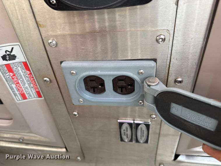 image for item YA1350 2007 Pierce Enforcer pumper fire truck