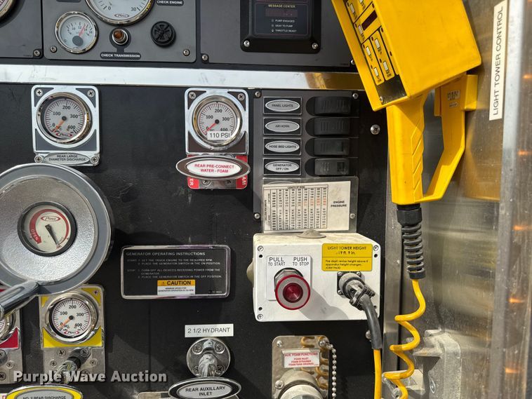 image for item YA1350 2007 Pierce Enforcer pumper fire truck