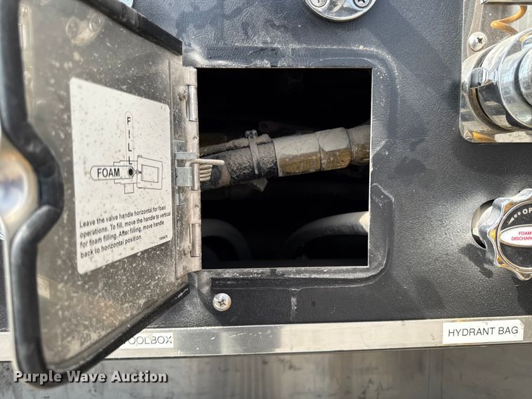 image for item YA1350 2007 Pierce Enforcer pumper fire truck