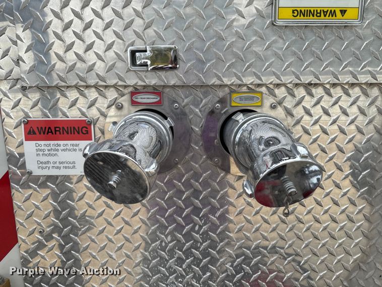 image for item YA1350 2007 Pierce Enforcer pumper fire truck