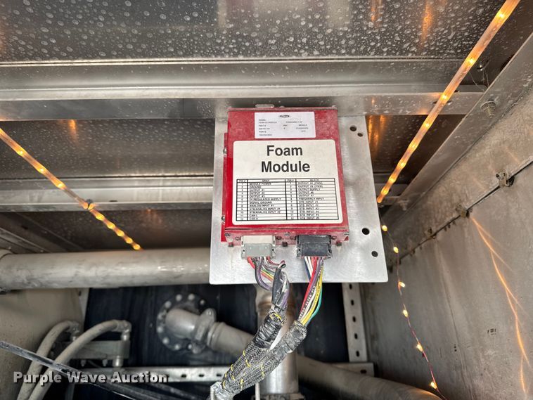 image for item YA1350 2007 Pierce Enforcer pumper fire truck