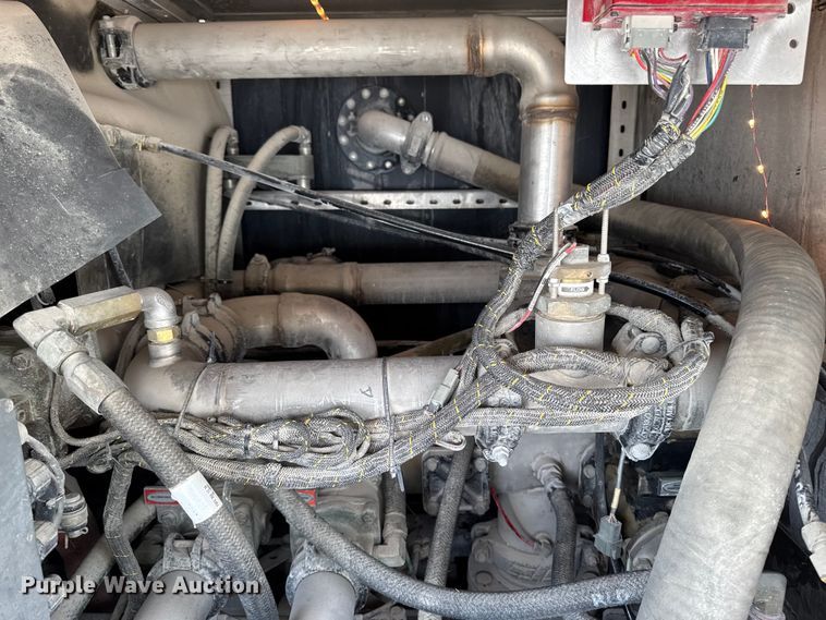 image for item YA1350 2007 Pierce Enforcer pumper fire truck