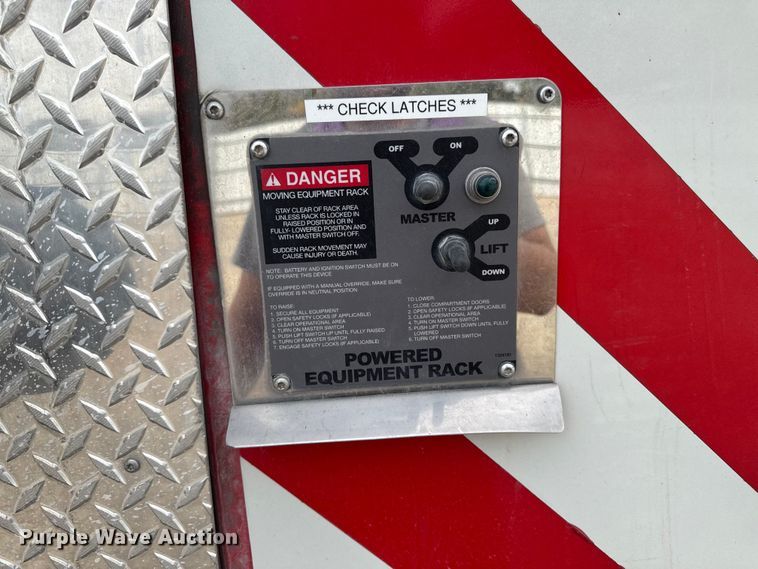 image for item YA1350 2007 Pierce Enforcer pumper fire truck