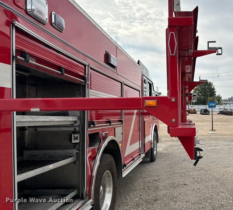 image for item YA1350 2007 Pierce Enforcer pumper fire truck