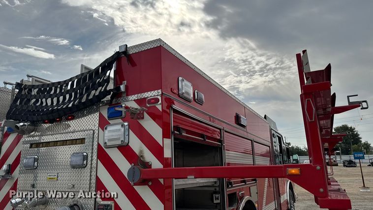 image for item YA1350 2007 Pierce Enforcer pumper fire truck