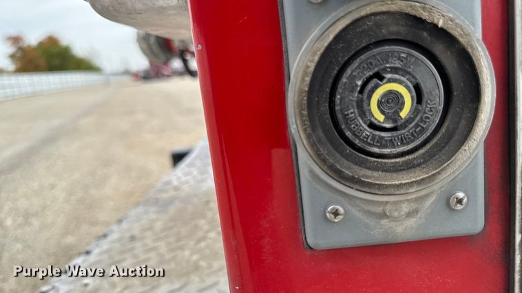 image for item YA1350 2007 Pierce Enforcer pumper fire truck