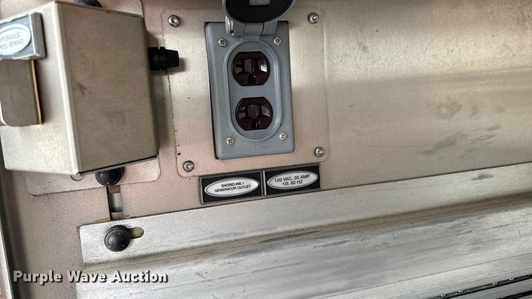 image for item YA1350 2007 Pierce Enforcer pumper fire truck