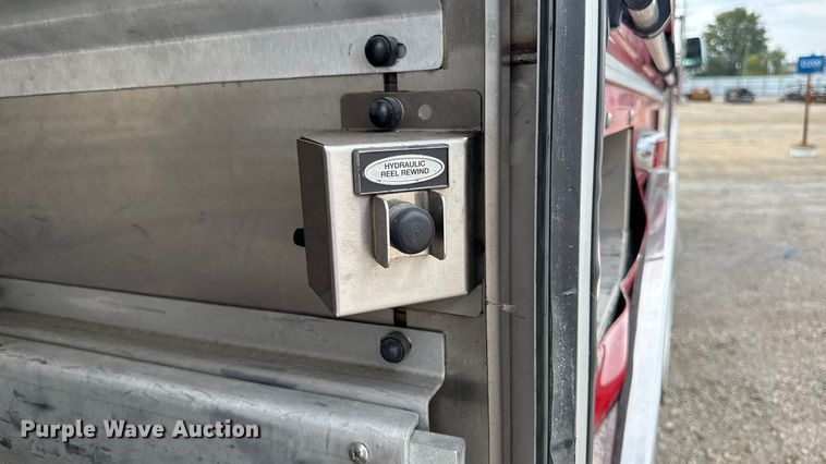 image for item YA1350 2007 Pierce Enforcer pumper fire truck