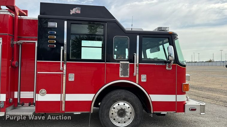 image for item YA1350 2007 Pierce Enforcer pumper fire truck