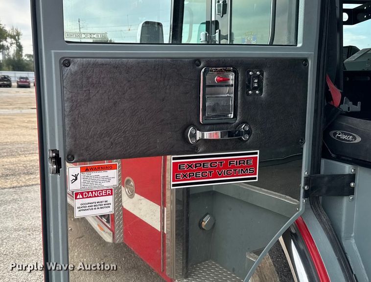 image for item YA1350 2007 Pierce Enforcer pumper fire truck