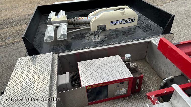 image for item YA1350 2007 Pierce Enforcer pumper fire truck