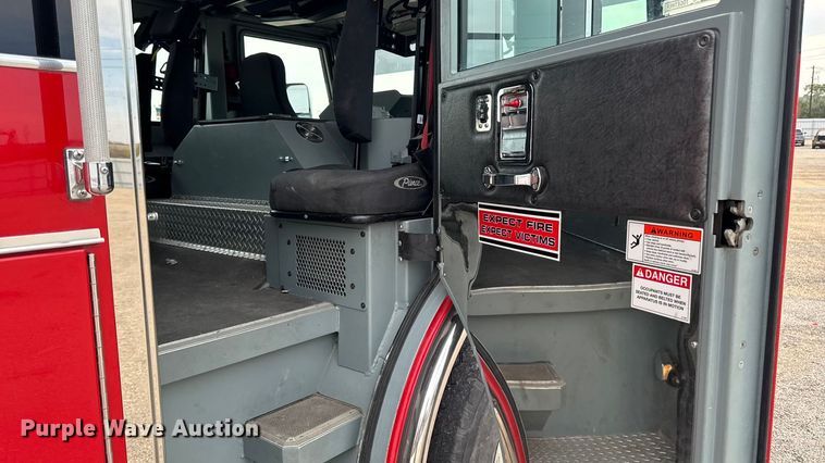 image for item YA1350 2007 Pierce Enforcer pumper fire truck