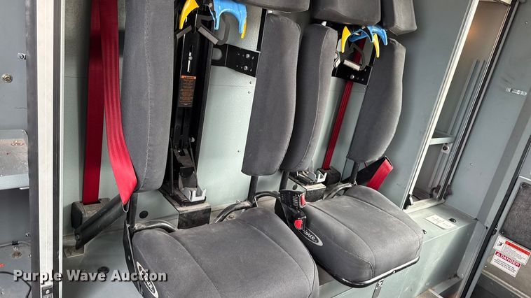 image for item YA1350 2007 Pierce Enforcer pumper fire truck