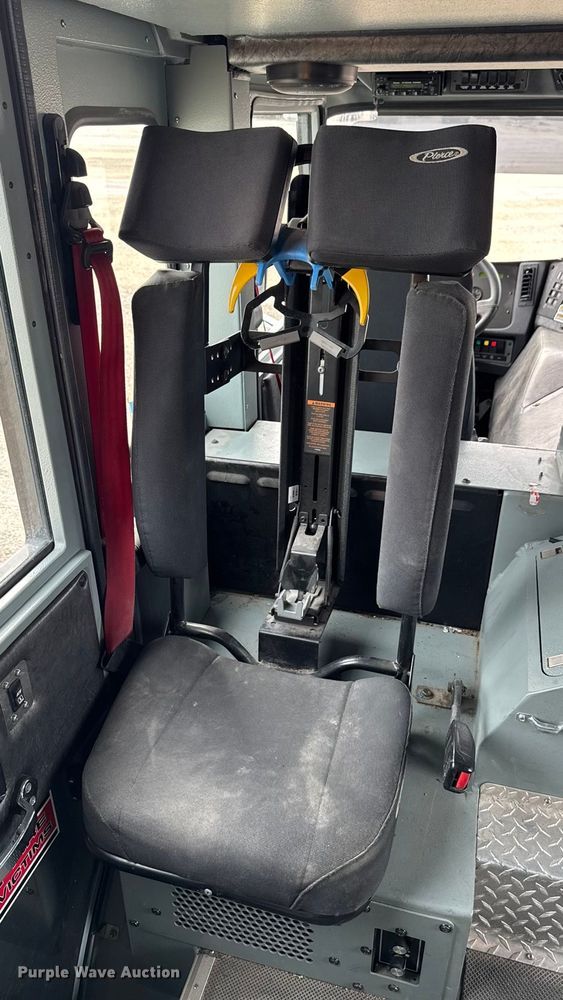 image for item YA1350 2007 Pierce Enforcer pumper fire truck