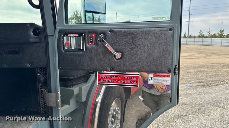 image for item YA1350 2007 Pierce Enforcer pumper fire truck