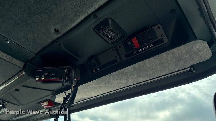 image for item YA1350 2007 Pierce Enforcer pumper fire truck