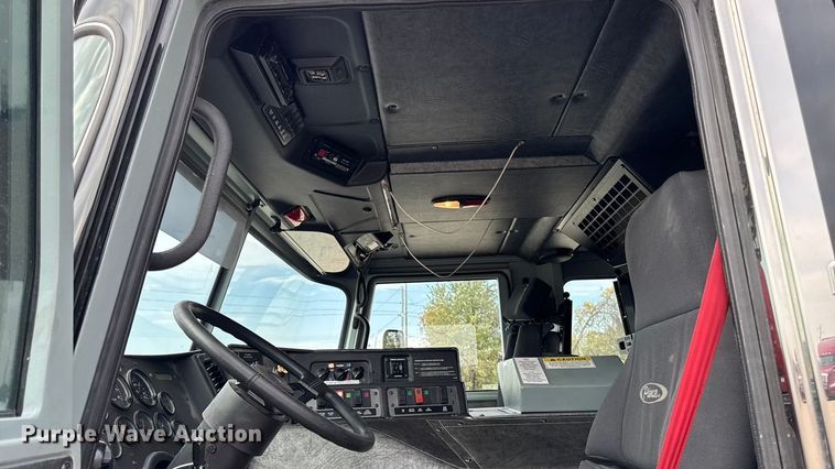 image for item YA1350 2007 Pierce Enforcer pumper fire truck