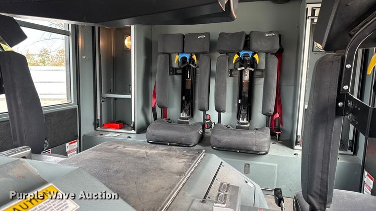 image for item YA1350 2007 Pierce Enforcer pumper fire truck