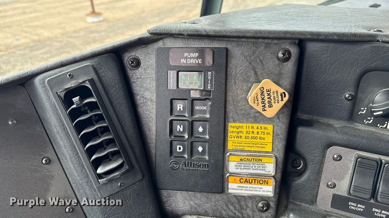 image for item YA1350 2007 Pierce Enforcer pumper fire truck