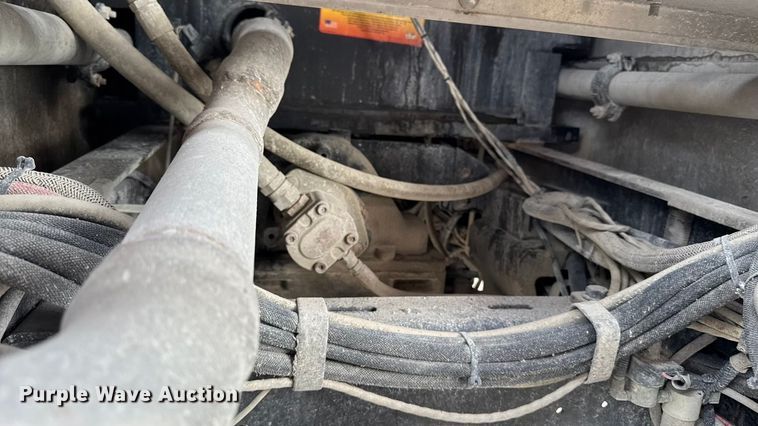 image for item YA1350 2007 Pierce Enforcer pumper fire truck