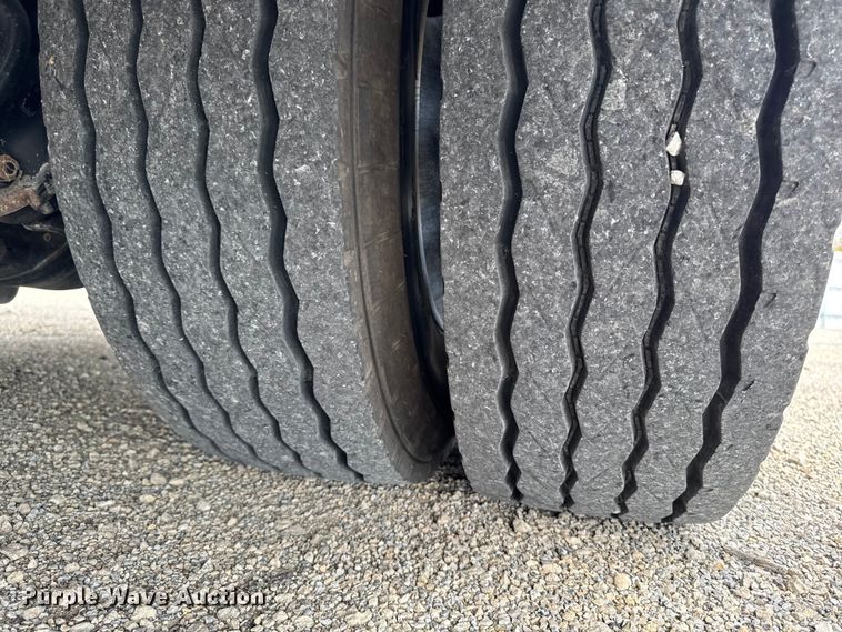 image for item YA1350 2007 Pierce Enforcer pumper fire truck