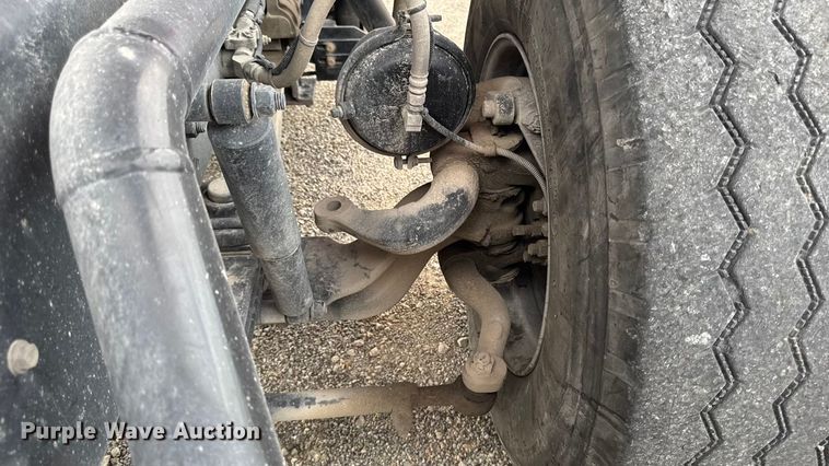 image for item YA1350 2007 Pierce Enforcer pumper fire truck