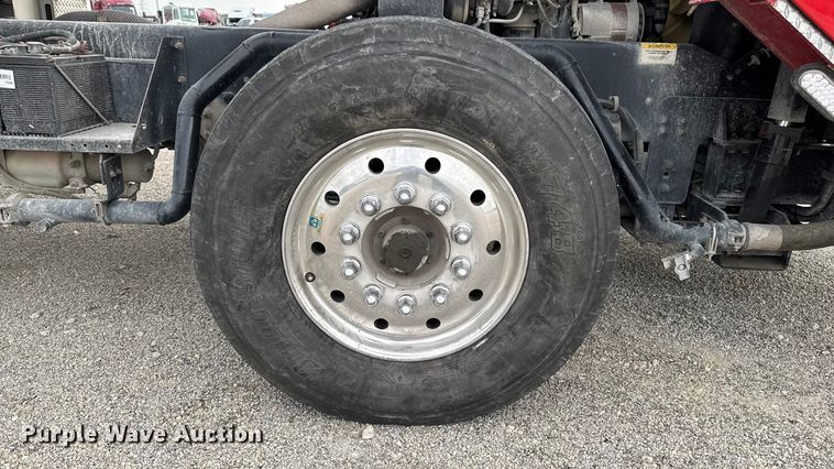 image for item YA1350 2007 Pierce Enforcer pumper fire truck