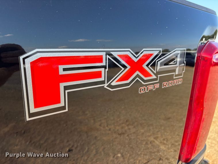 image for item YA1371 2023 Ford F350 Super Duty pickup truck