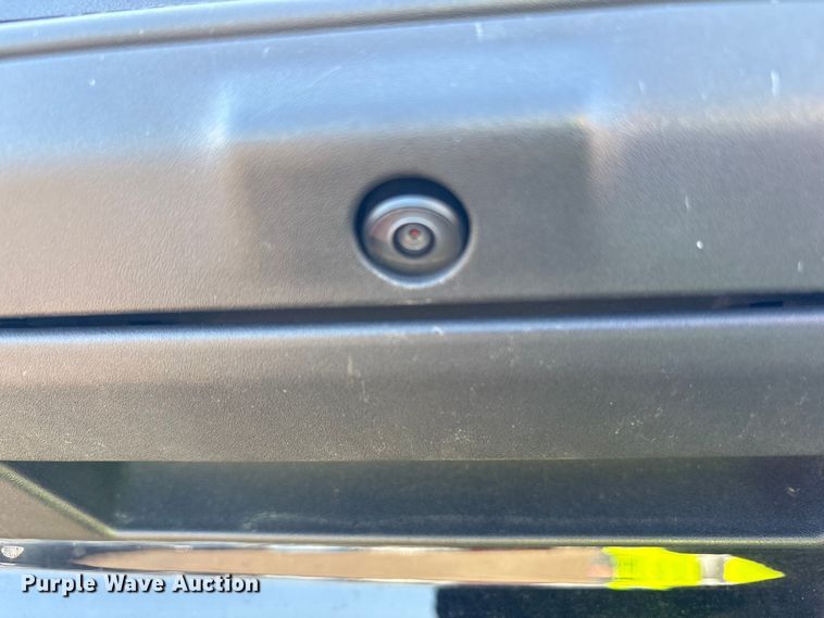 image for item YA1371 2023 Ford F350 Super Duty pickup truck