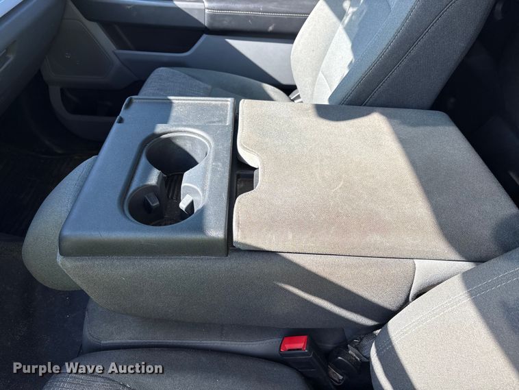 image for item YA1371 2023 Ford F350 Super Duty pickup truck