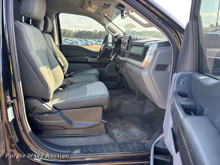 image for item YA1371 2023 Ford F350 Super Duty pickup truck