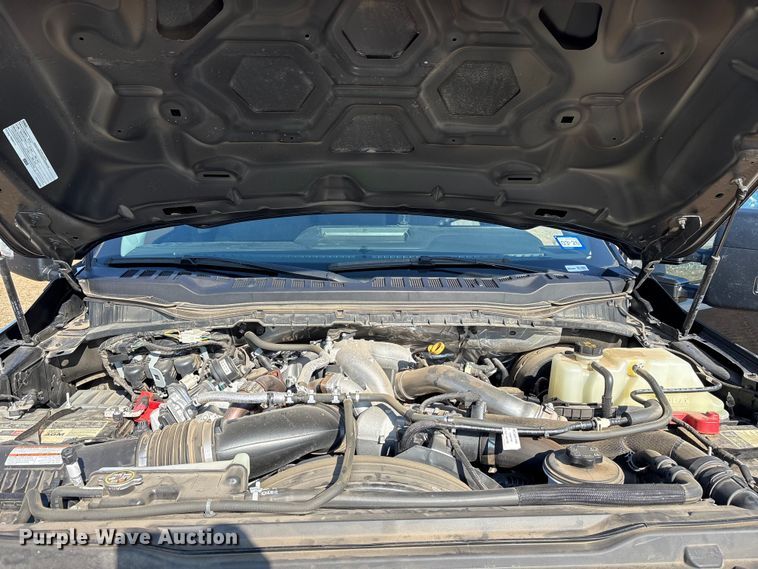 image for item YA1371 2023 Ford F350 Super Duty pickup truck