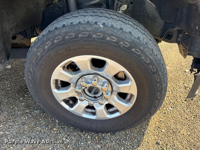 image for item YA1371 2023 Ford F350 Super Duty pickup truck