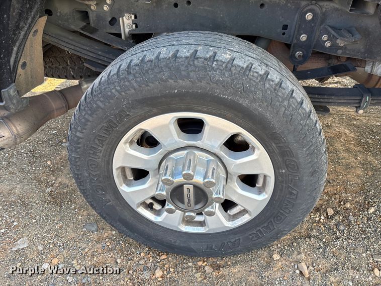 image for item YA1371 2023 Ford F350 Super Duty pickup truck