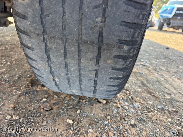 image for item YA1371 2023 Ford F350 Super Duty pickup truck