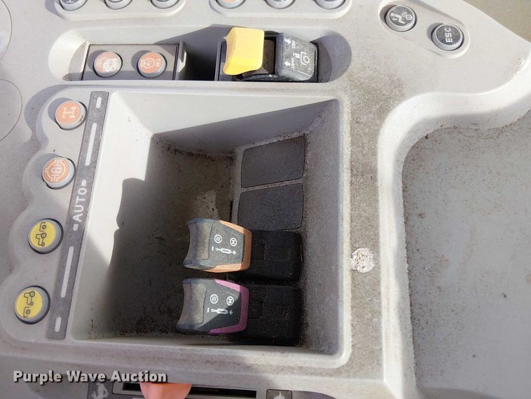 image for item YA1378 2022 McCormick X7.620 MFWD tractor