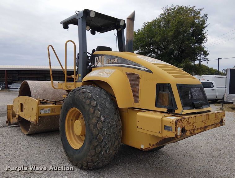 image for item DJ7870 2005 Caterpillar CS-563E single drum vibratory roller
