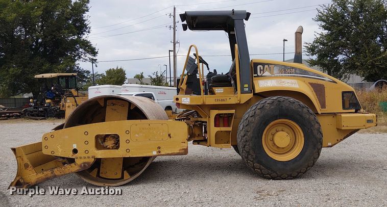 image for item DJ7870 2005 Caterpillar CS-563E single drum vibratory roller