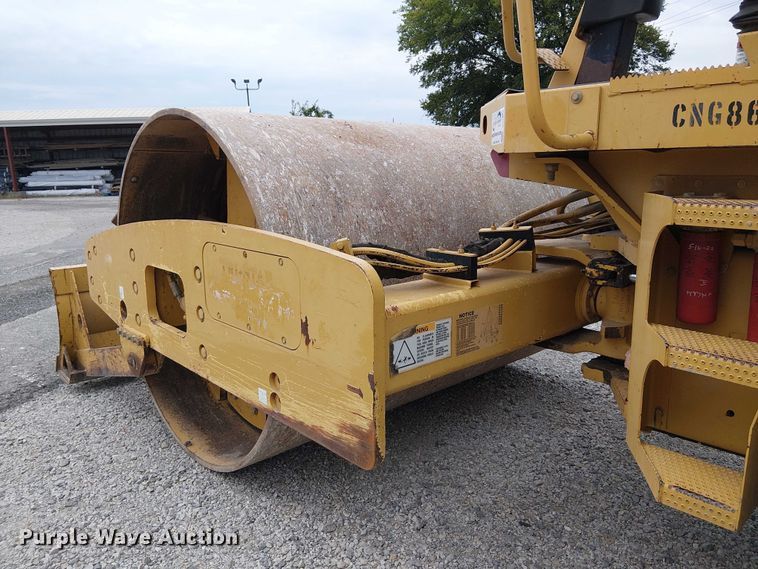 image for item DJ7870 2005 Caterpillar CS-563E single drum vibratory roller