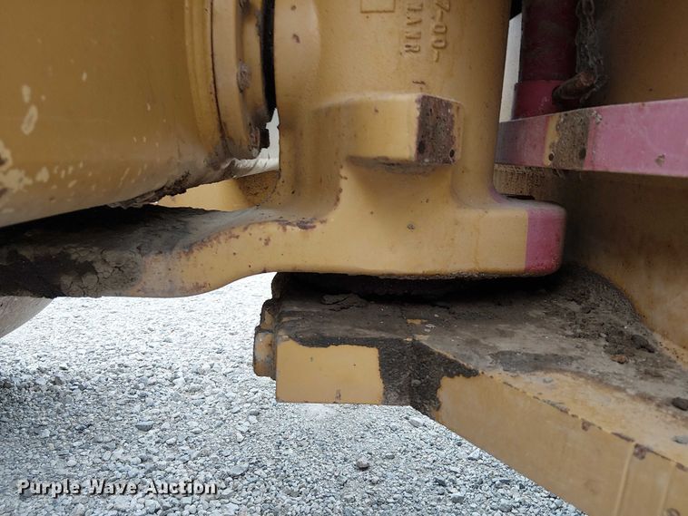 image for item DJ7870 2005 Caterpillar CS-563E single drum vibratory roller