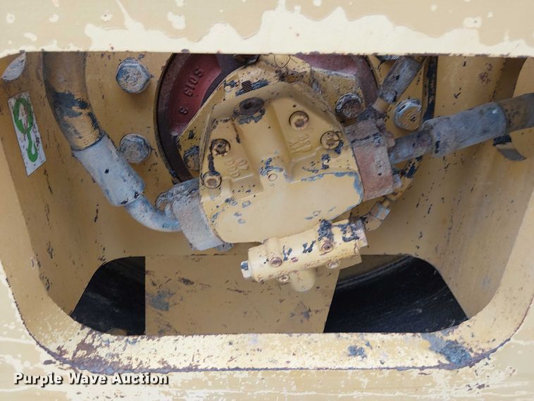 image for item DJ7870 2005 Caterpillar CS-563E single drum vibratory roller