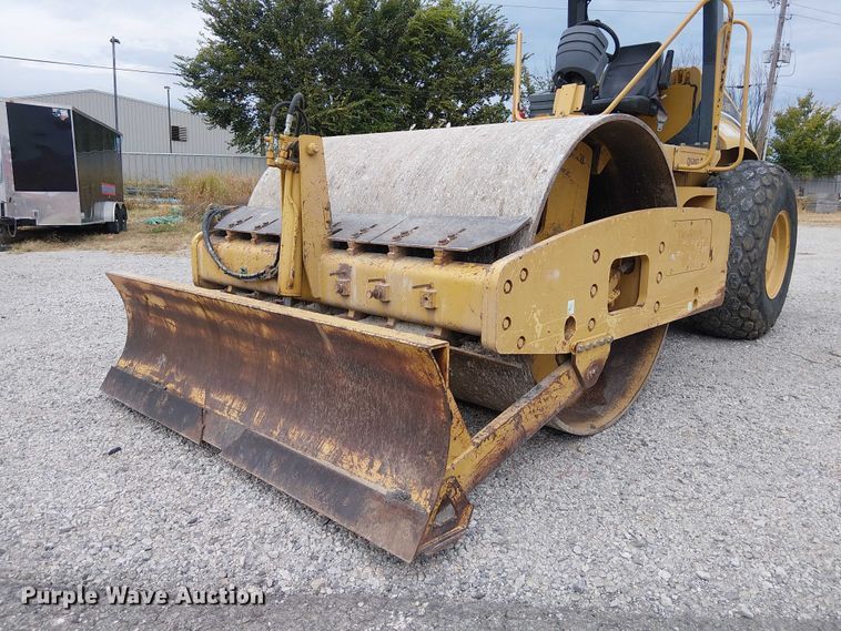 image for item DJ7870 2005 Caterpillar CS-563E single drum vibratory roller