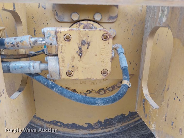 image for item DJ7870 2005 Caterpillar CS-563E single drum vibratory roller