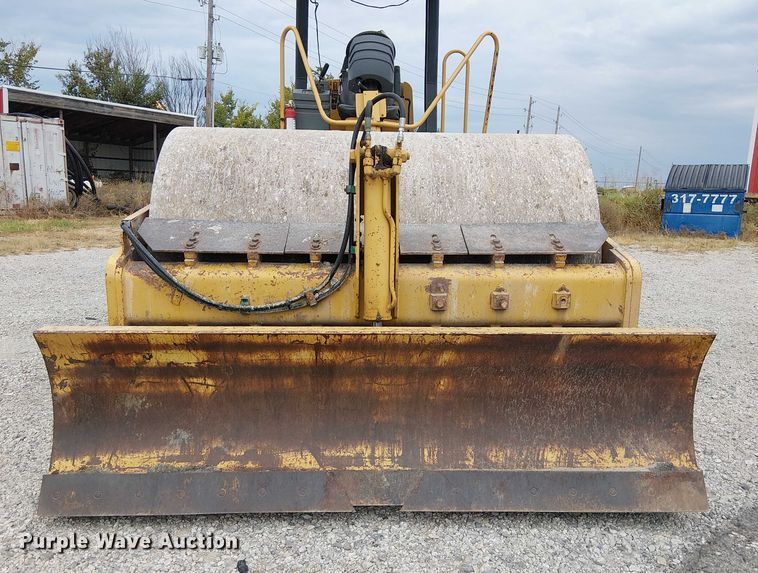 image for item DJ7870 2005 Caterpillar CS-563E single drum vibratory roller