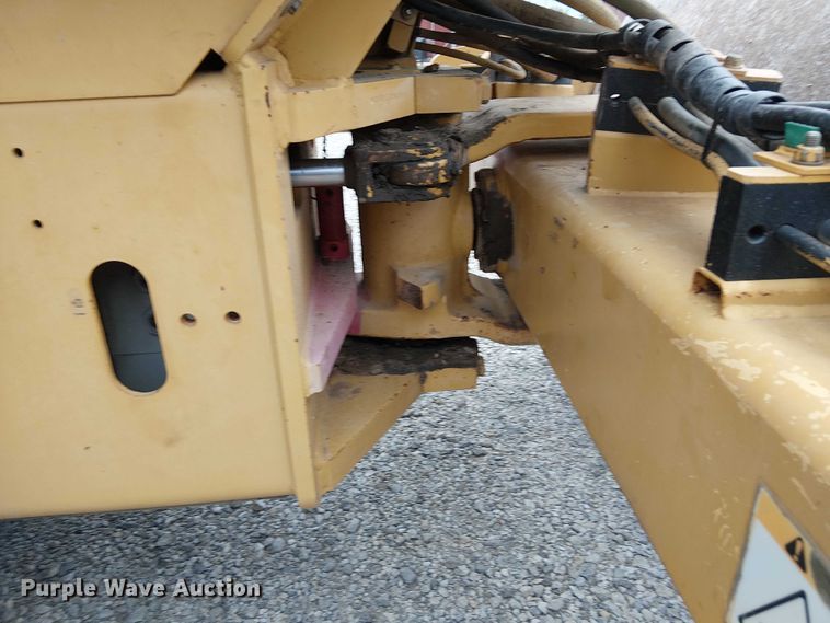 image for item DJ7870 2005 Caterpillar CS-563E single drum vibratory roller