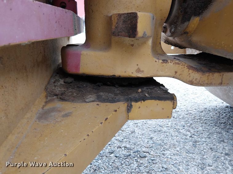 image for item DJ7870 2005 Caterpillar CS-563E single drum vibratory roller