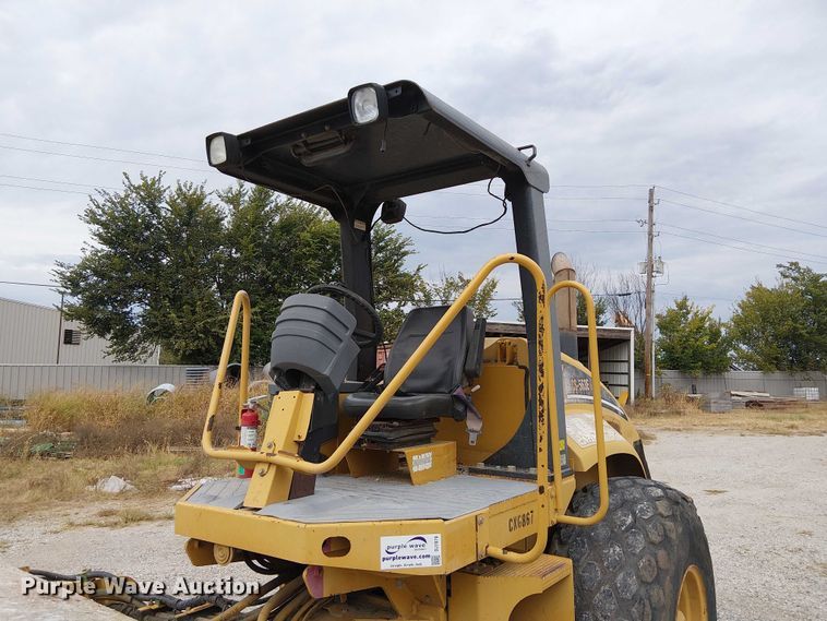 image for item DJ7870 2005 Caterpillar CS-563E single drum vibratory roller