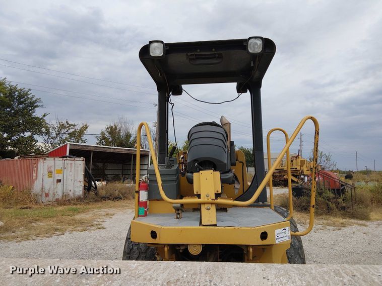 image for item DJ7870 2005 Caterpillar CS-563E single drum vibratory roller