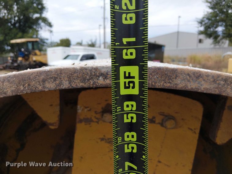 image for item DJ7870 2005 Caterpillar CS-563E single drum vibratory roller